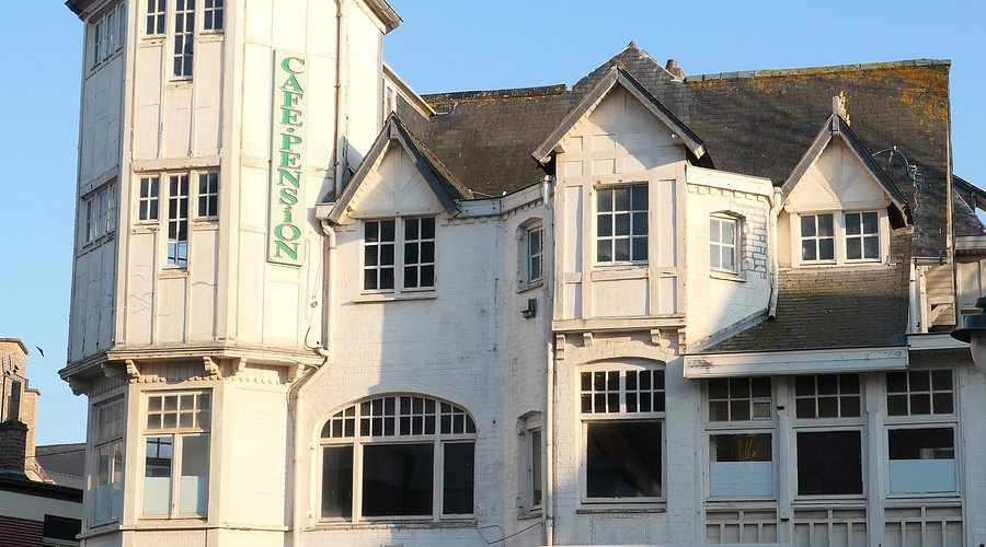 Dumont Quarter